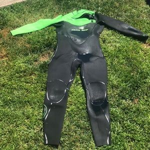 Men’s size medium wetsuit